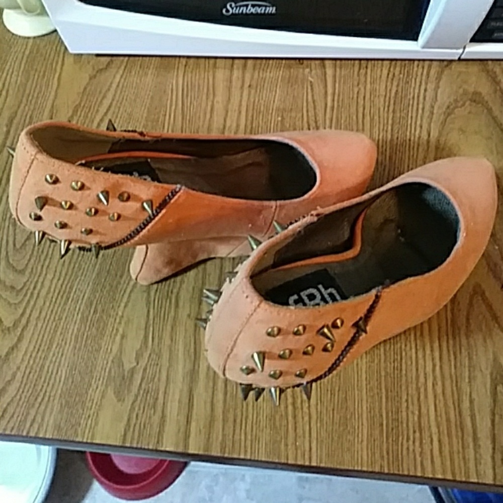 High heel shoes
